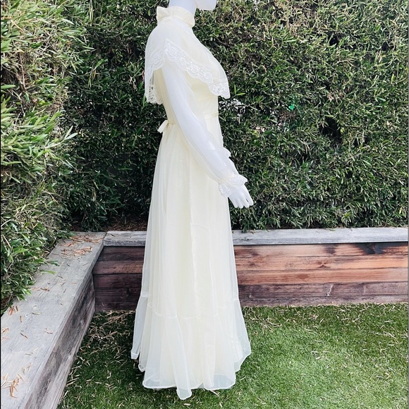 Vintage 1970’s Prairie Wedding Dress - Picture 5 of 14